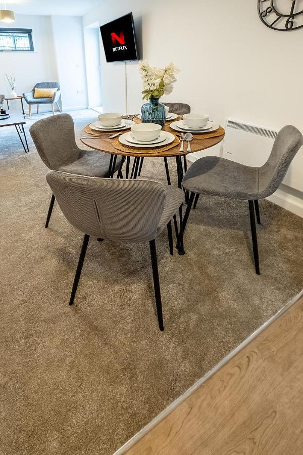 Luton Modern Serviced Accommodation For Contractors, Relocators, Professionals, Tourists And Students - Akugi Homes Ngoại thất bức ảnh