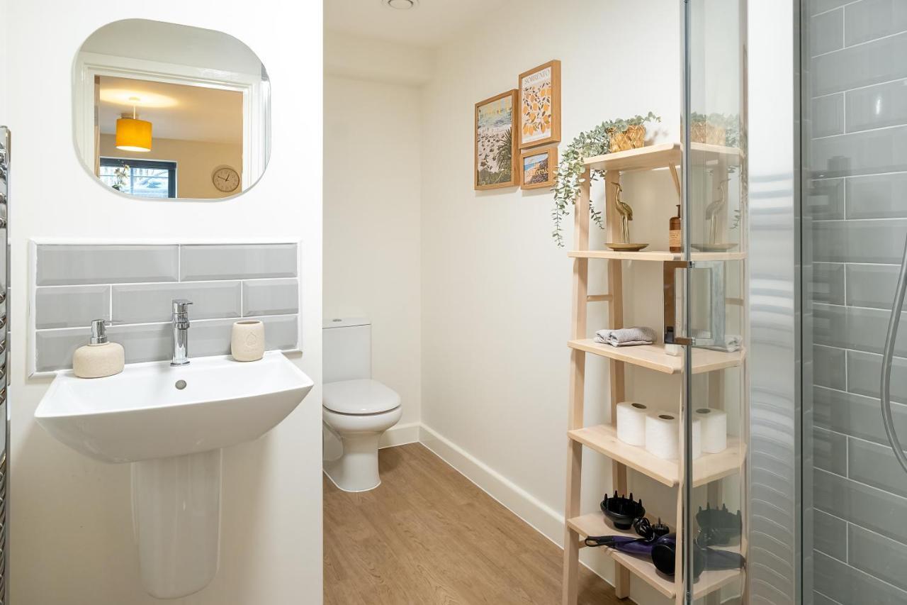 Luton Modern Serviced Accommodation For Contractors, Relocators, Professionals, Tourists And Students - Akugi Homes Ngoại thất bức ảnh