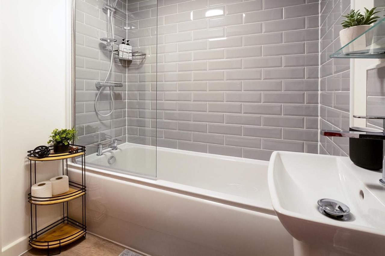 Luton Modern Serviced Accommodation For Contractors, Relocators, Professionals, Tourists And Students - Akugi Homes Ngoại thất bức ảnh