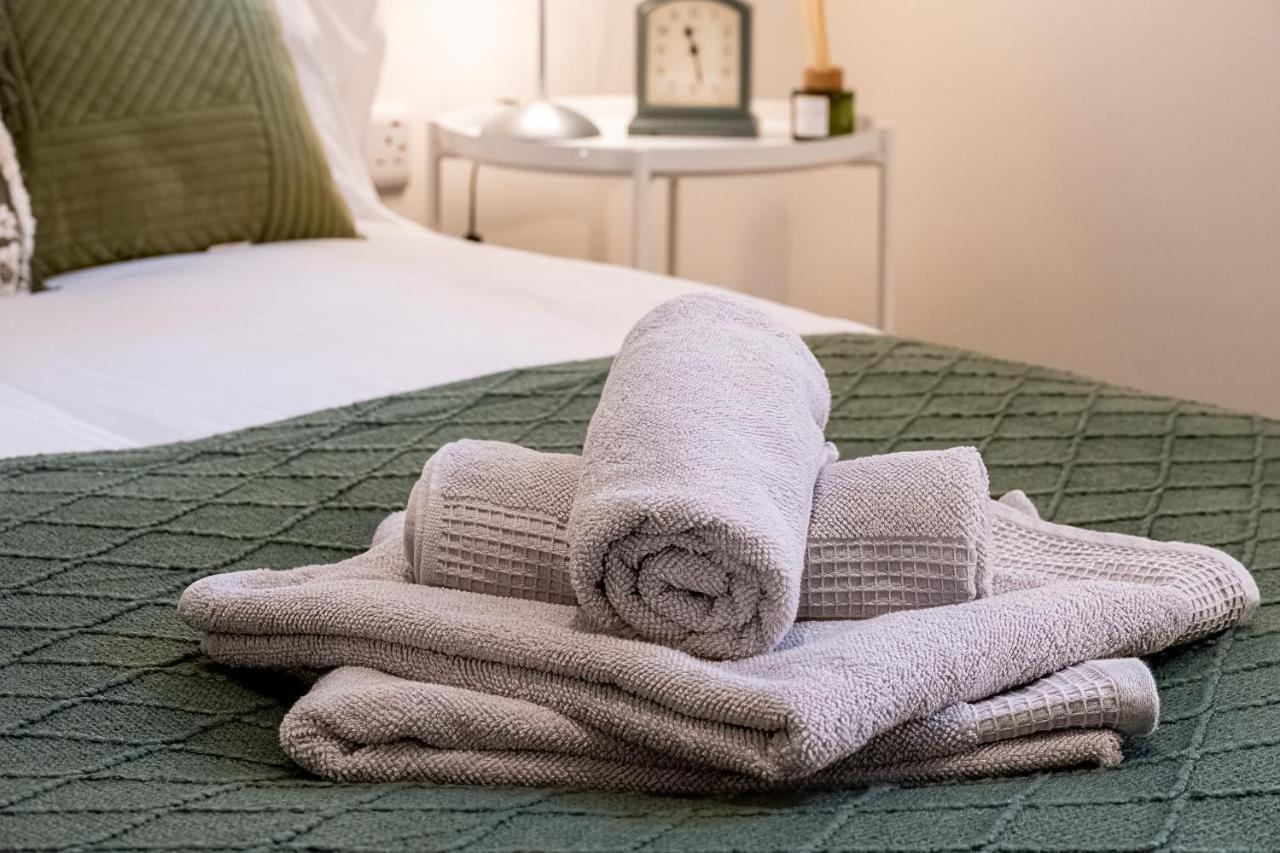 Luton Modern Serviced Accommodation For Contractors, Relocators, Professionals, Tourists And Students - Akugi Homes Ngoại thất bức ảnh