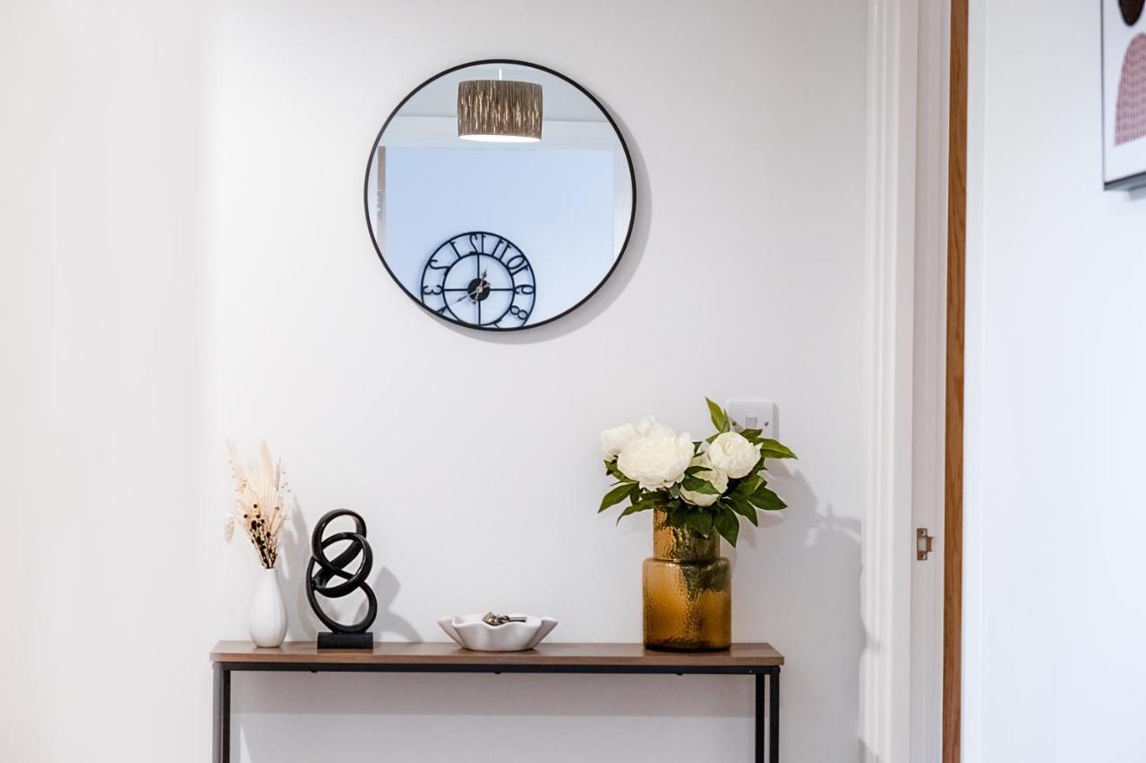Luton Modern Serviced Accommodation For Contractors, Relocators, Professionals, Tourists And Students - Akugi Homes Ngoại thất bức ảnh
