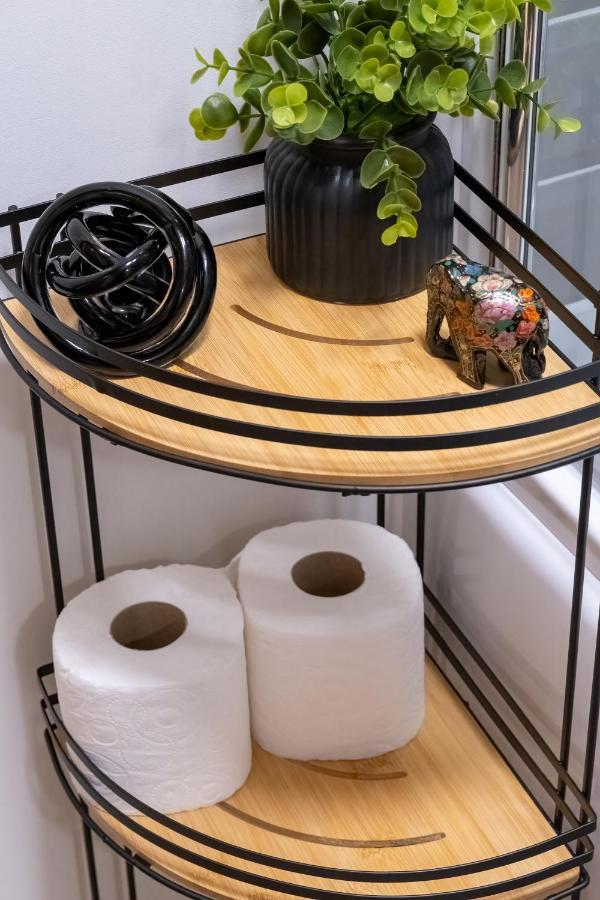 Luton Modern Serviced Accommodation For Contractors, Relocators, Professionals, Tourists And Students - Akugi Homes Ngoại thất bức ảnh