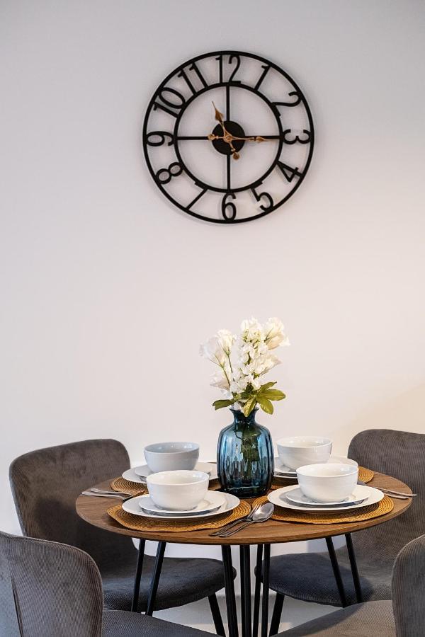Luton Modern Serviced Accommodation For Contractors, Relocators, Professionals, Tourists And Students - Akugi Homes Ngoại thất bức ảnh